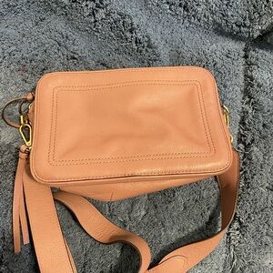 Elegant Tan Leather Crossbody Bag